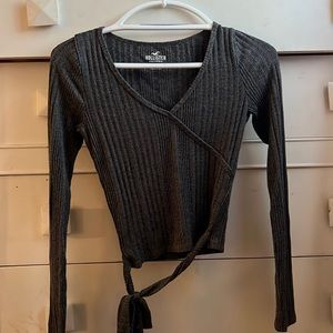 Hollister cropped tie-front long sleeve